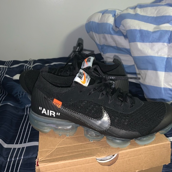 Vapor max off white size 9 - Picture 3 of 7